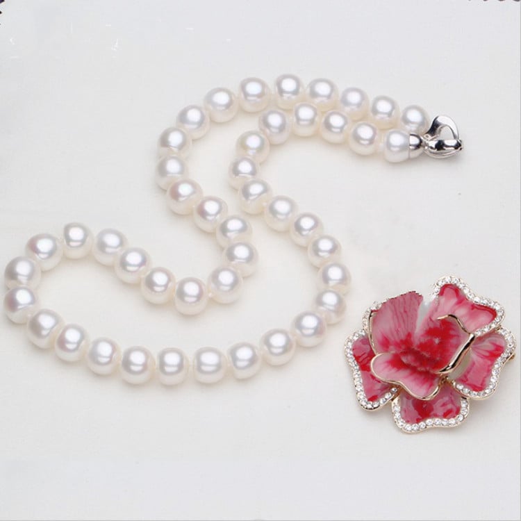 Elegant Freshwater Pearl Necklace